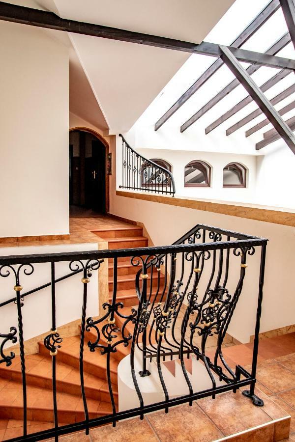 Bed and Breakfast Gosciniec Asticus à Jarosław Extérieur photo